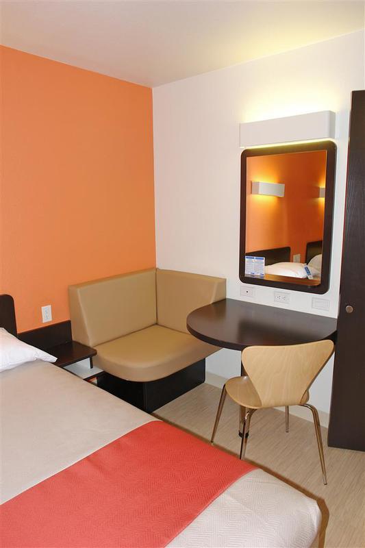 Motel 6-Bishop, Ca Bilik gambar